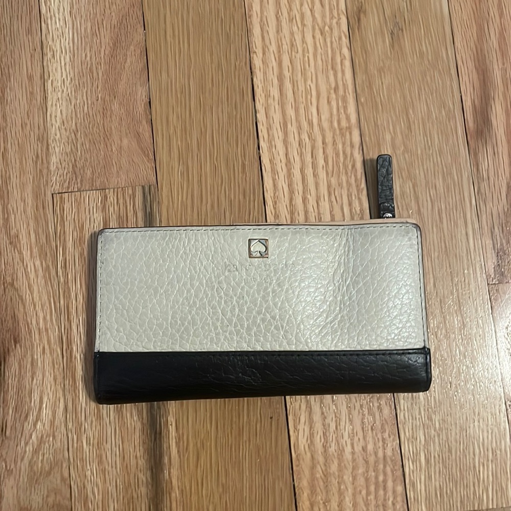 Kate Spade Slim Beige & Black Wallet